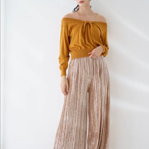 Sweater - Picture 4 of 4